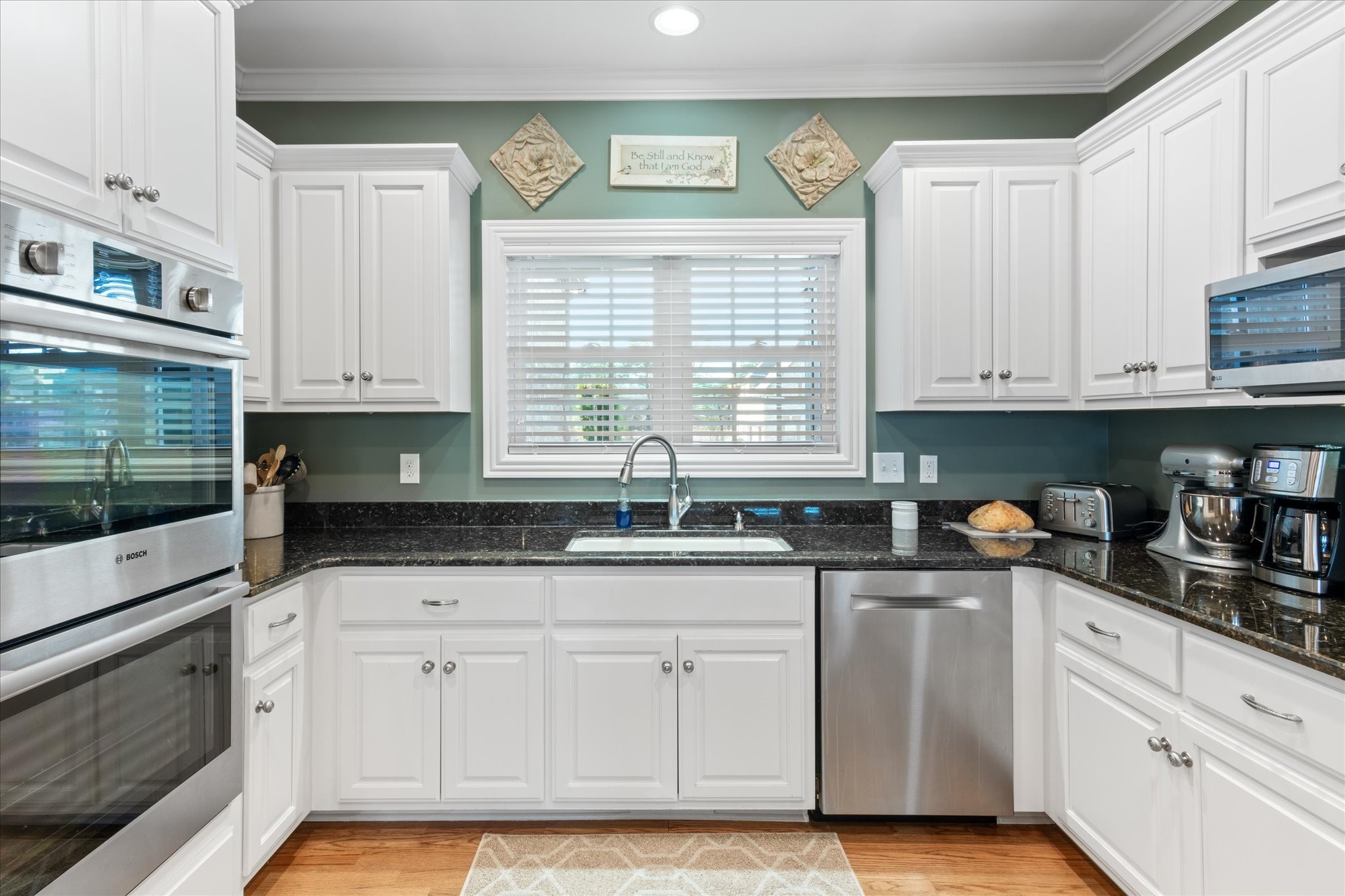1402 Rhonda Dr