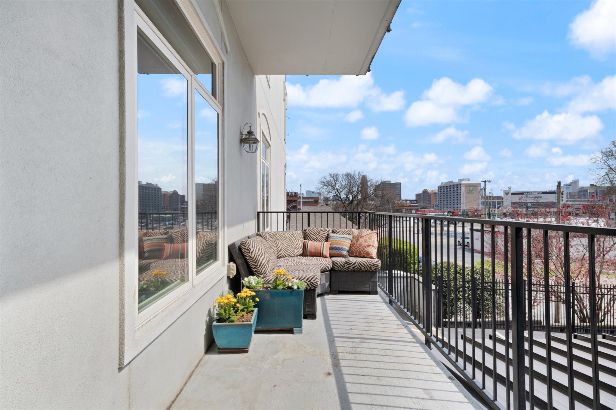 117 30th Ave, N Unit: 303
