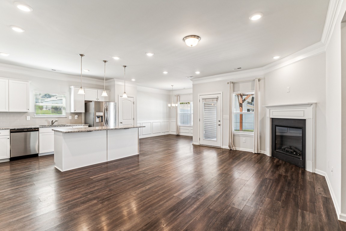 2803 Mia Lane
