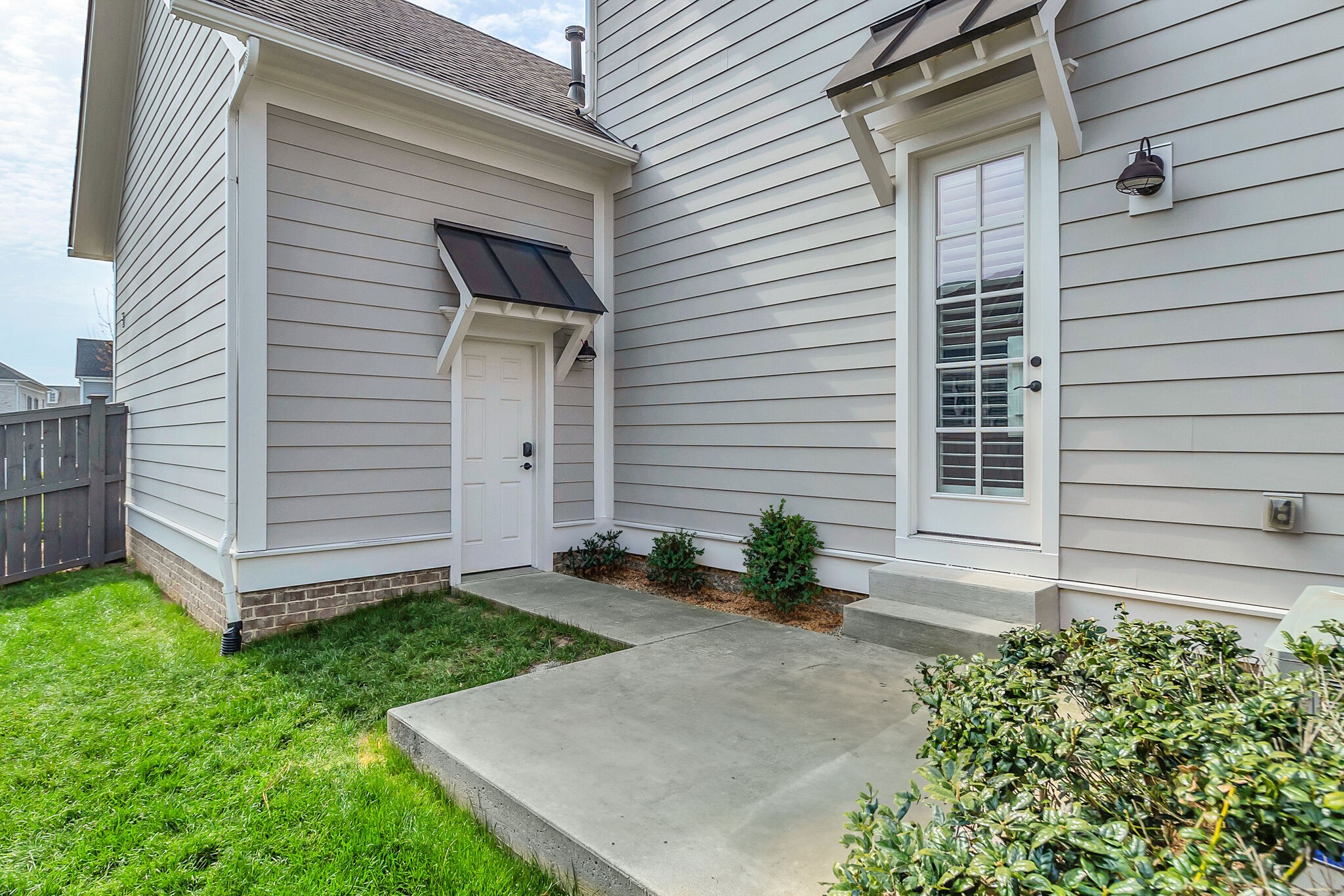 5006 General Martin Ln