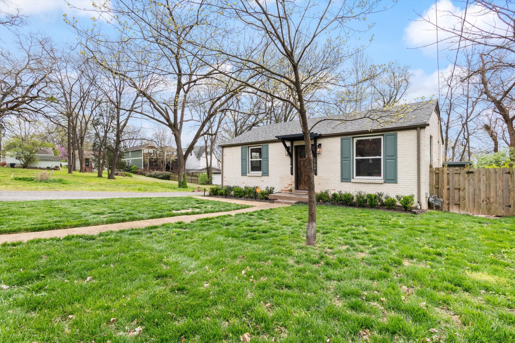 1704 Sharpe Ave
