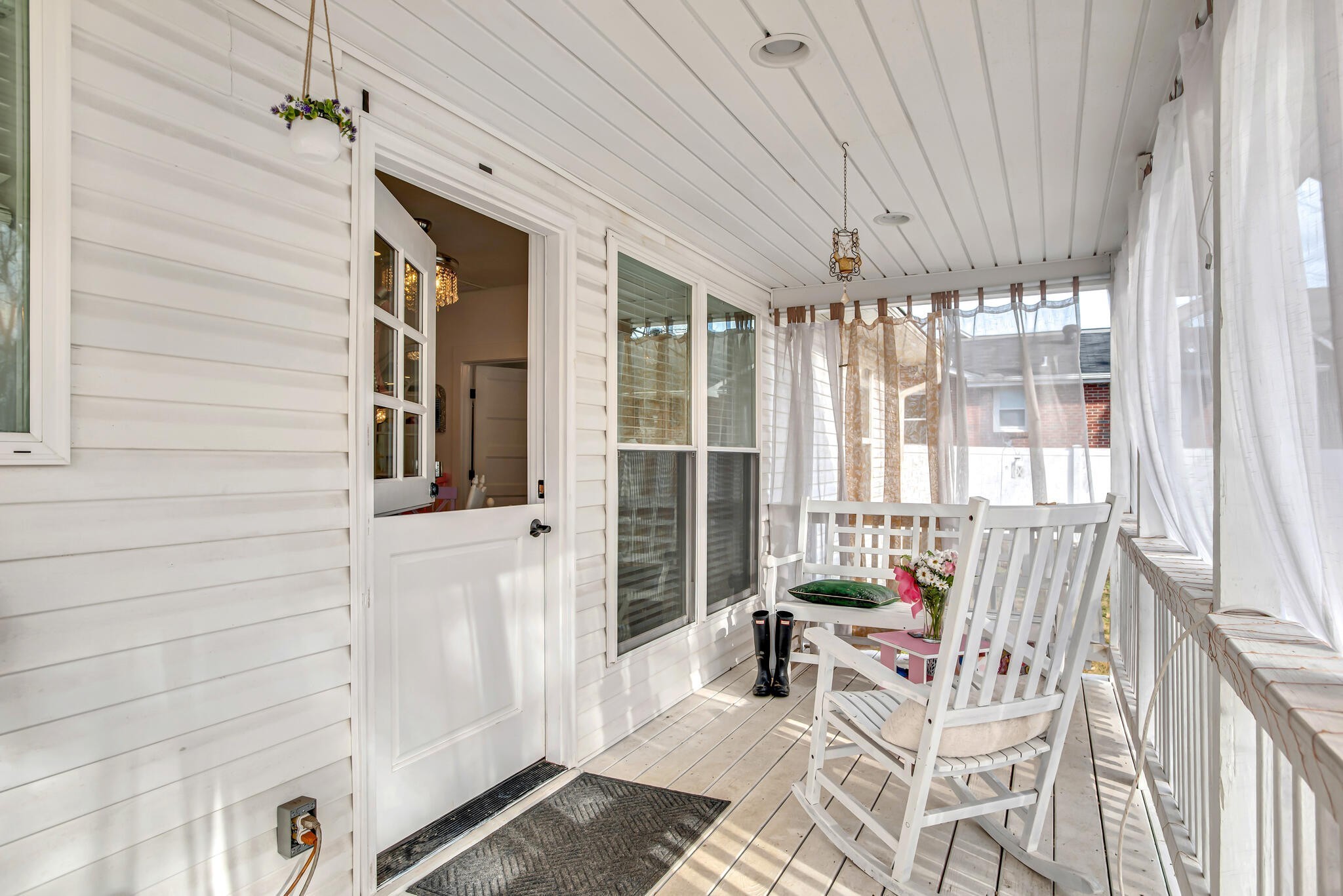 102 Elm St, W