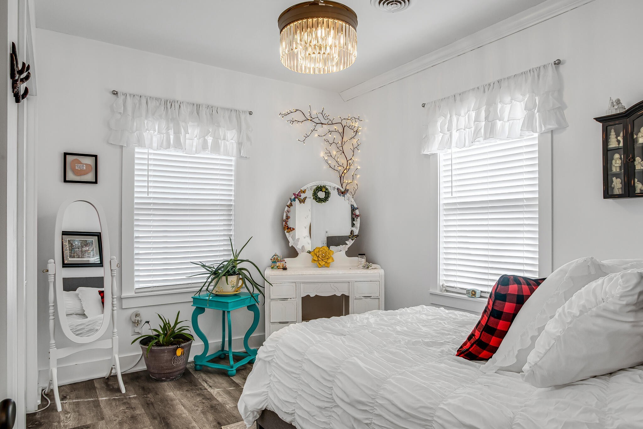 102 Elm St, W