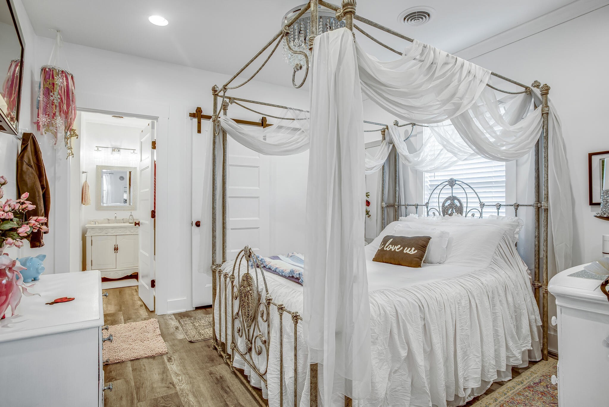 102 Elm St, W