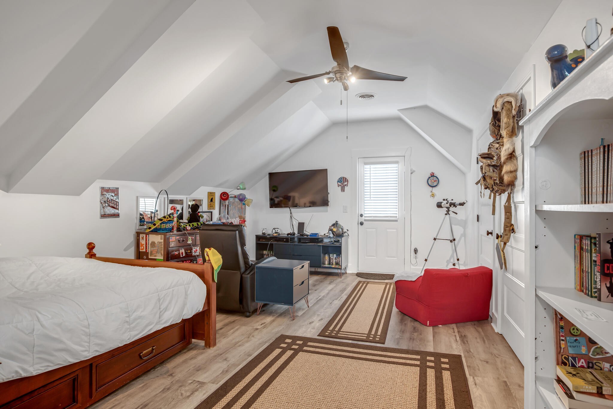 102 Elm St, W