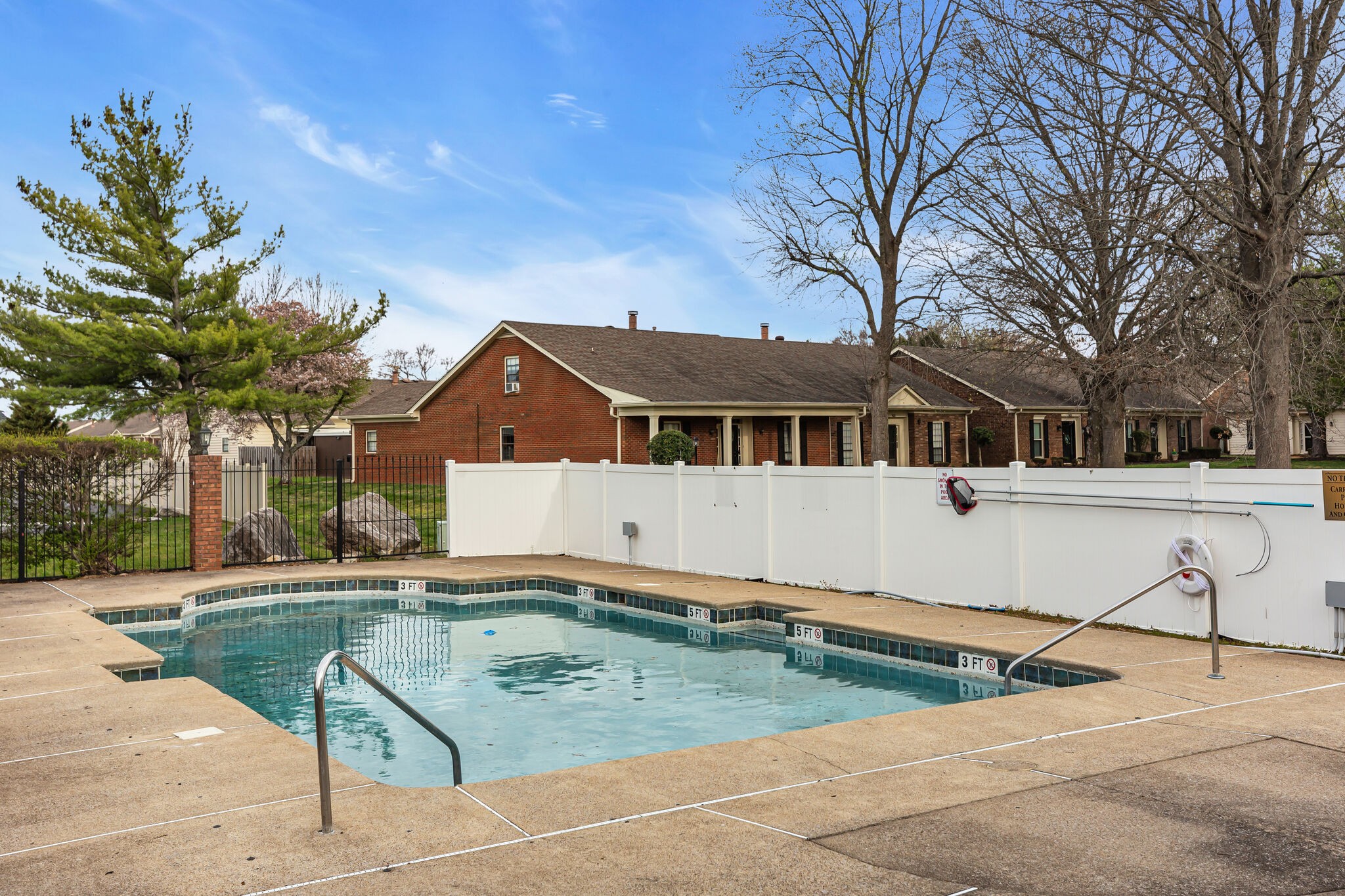 789 E Northfield Blvd