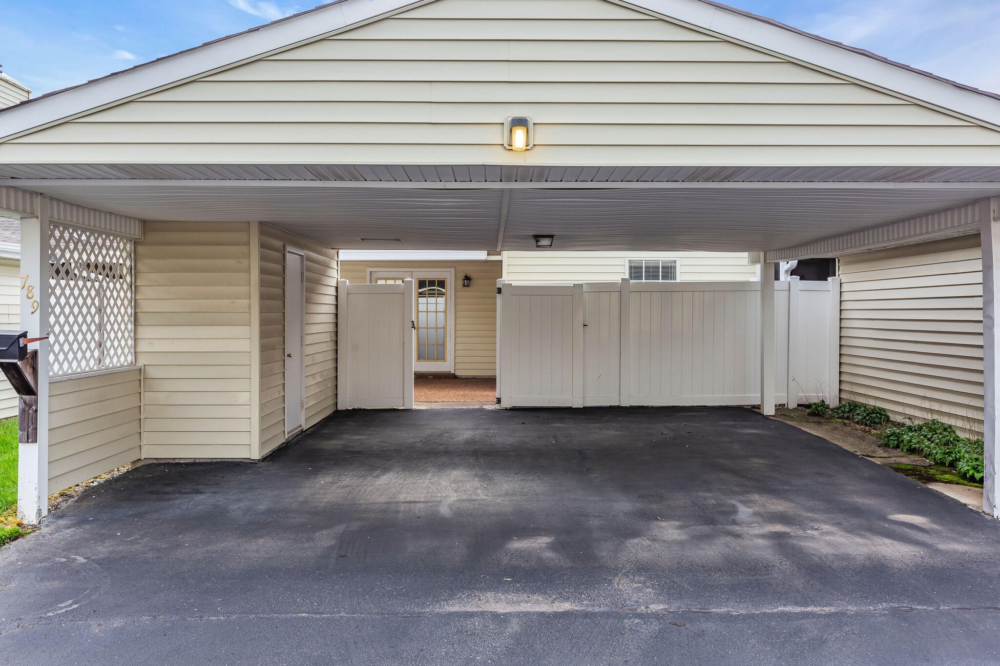 789 E Northfield Blvd