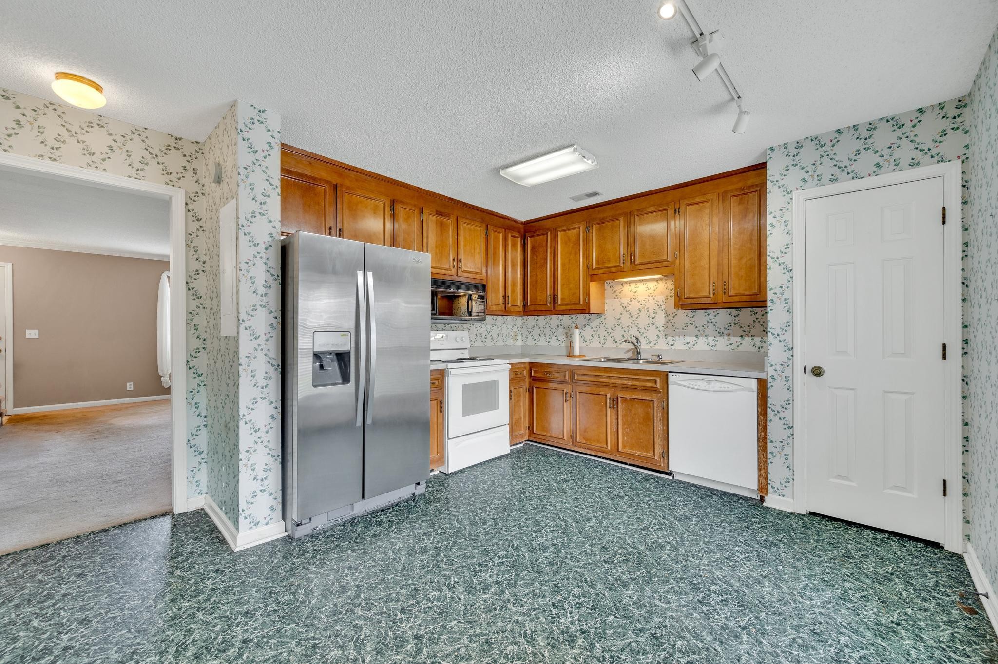 1011 East Northfield Blvd