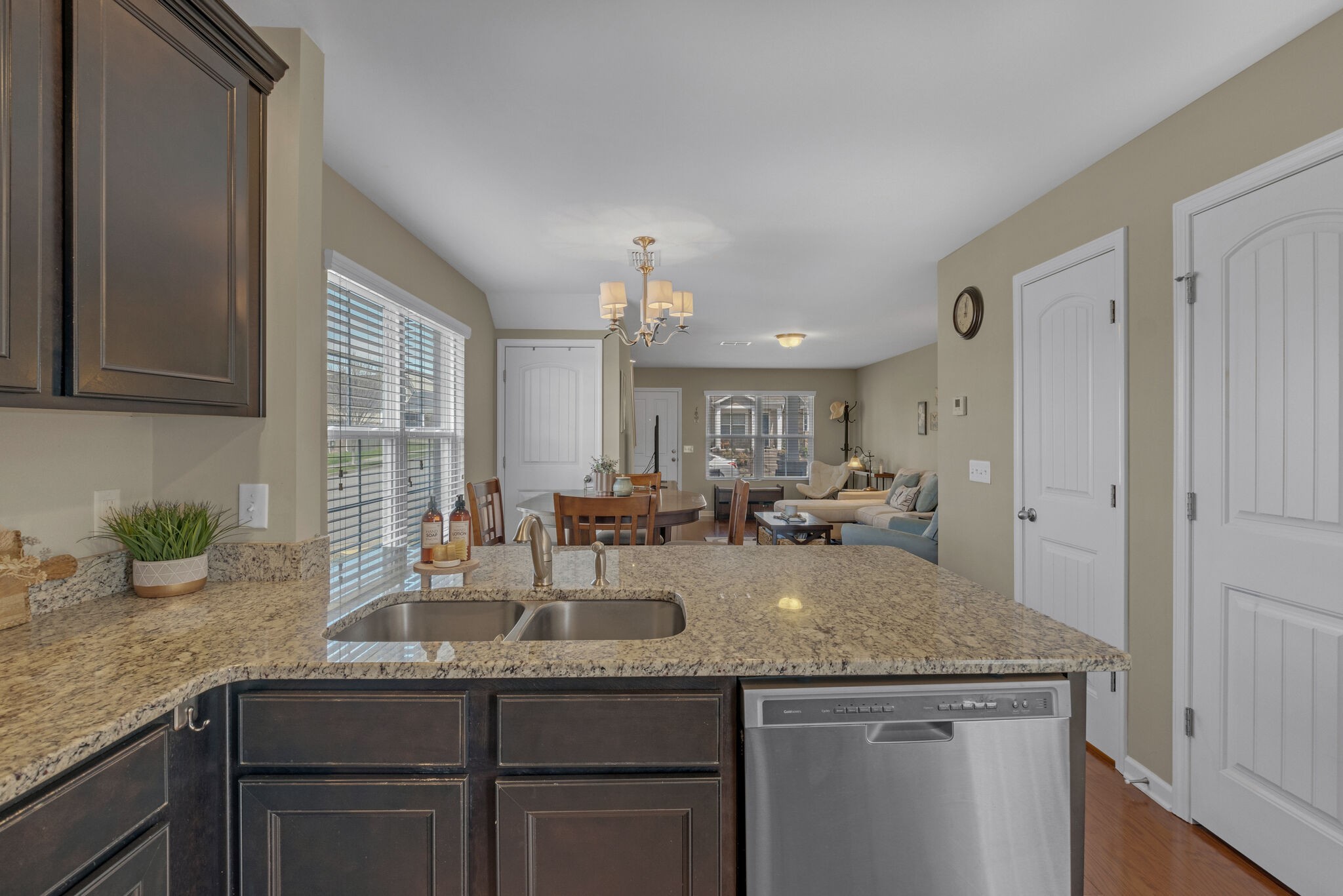 2043 Hickory Brook Dr