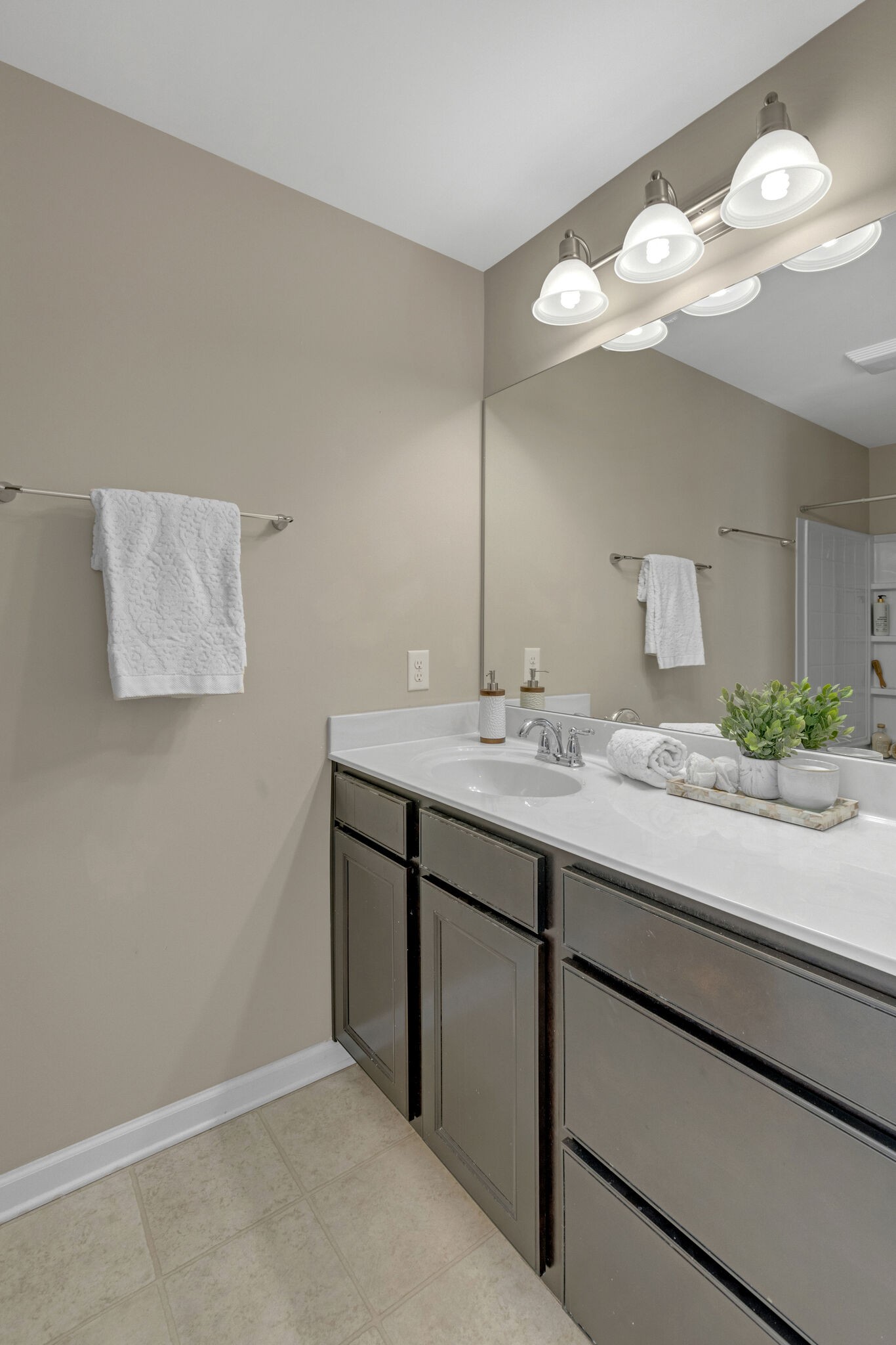 2043 Hickory Brook Dr