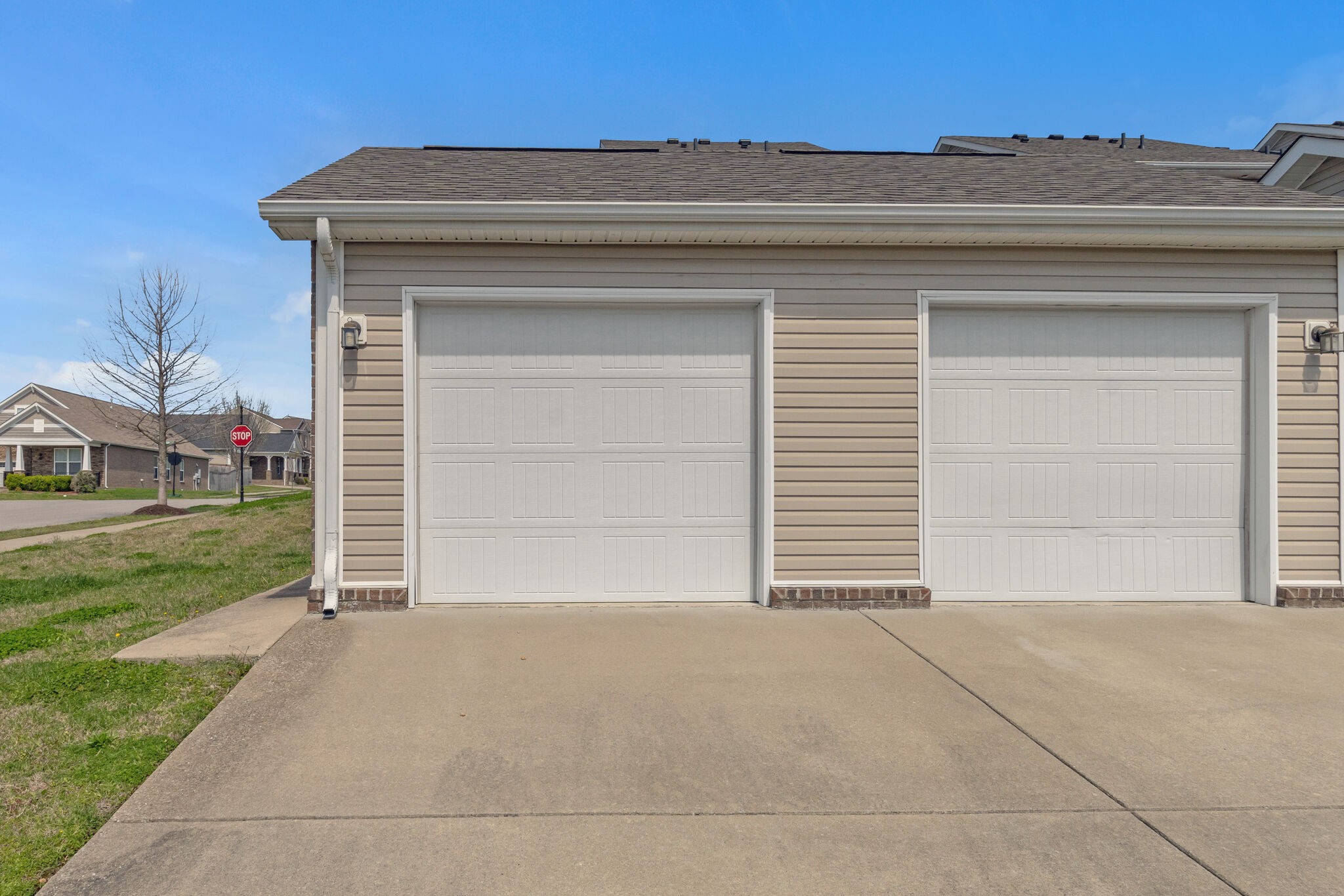 2043 Hickory Brook Dr