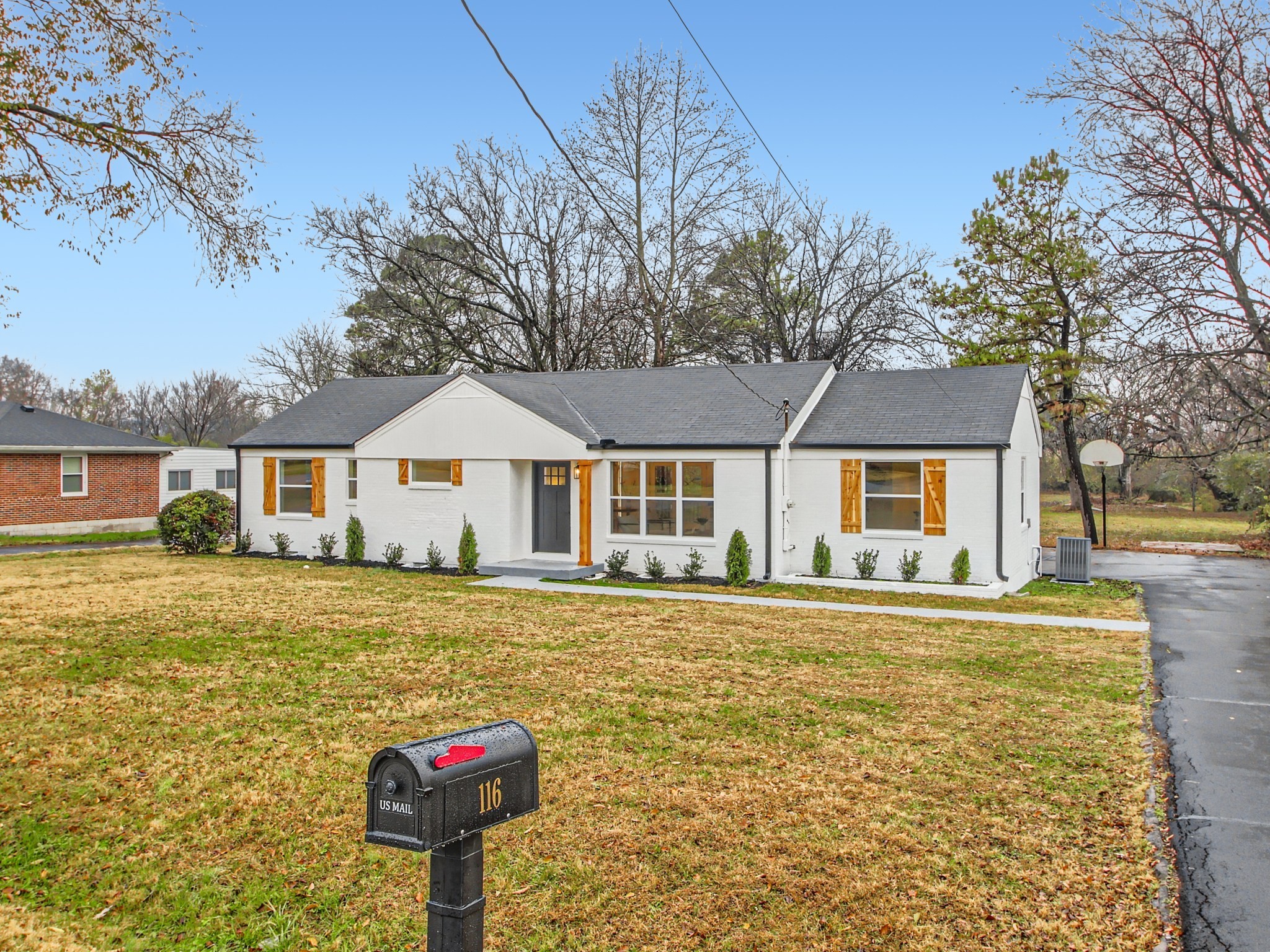 116 W Meade Dr