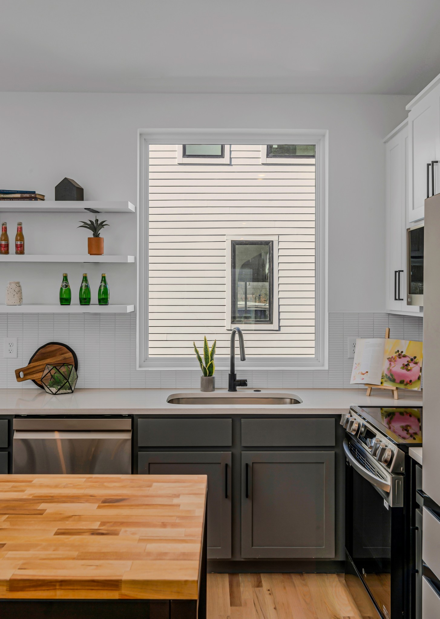 1100 Sunnymeade Dr Unit: 103