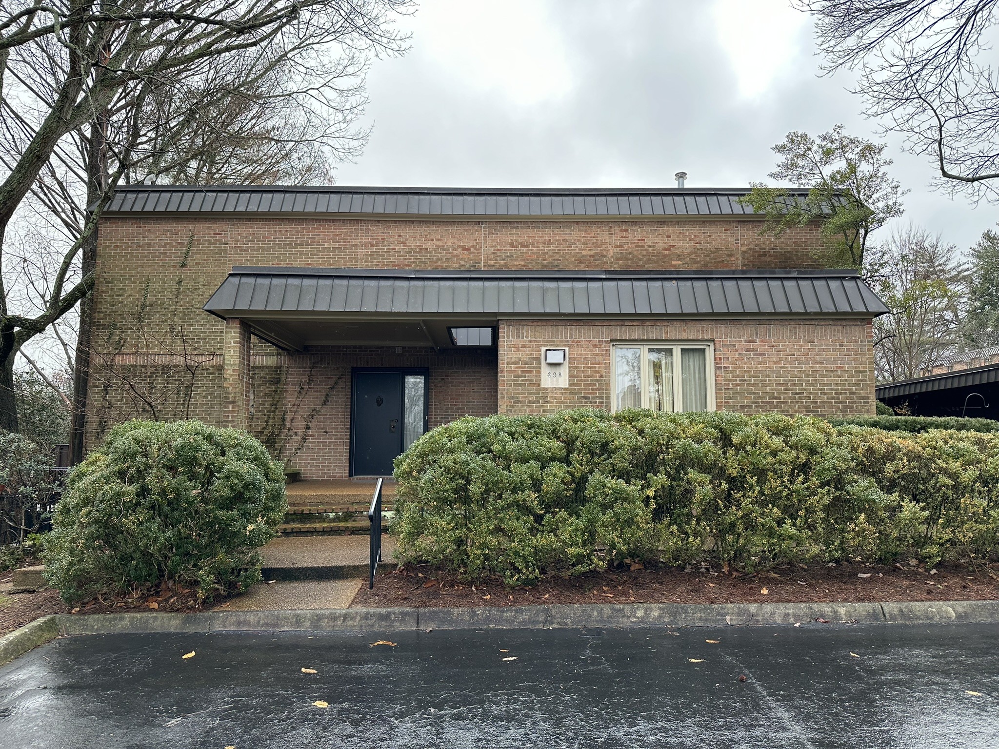 698 Timber Ln