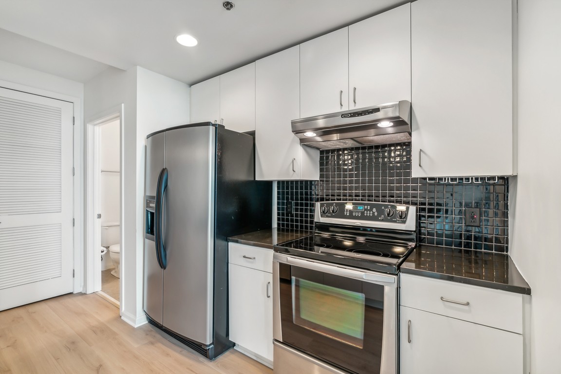 415 Church St Unit: 2109