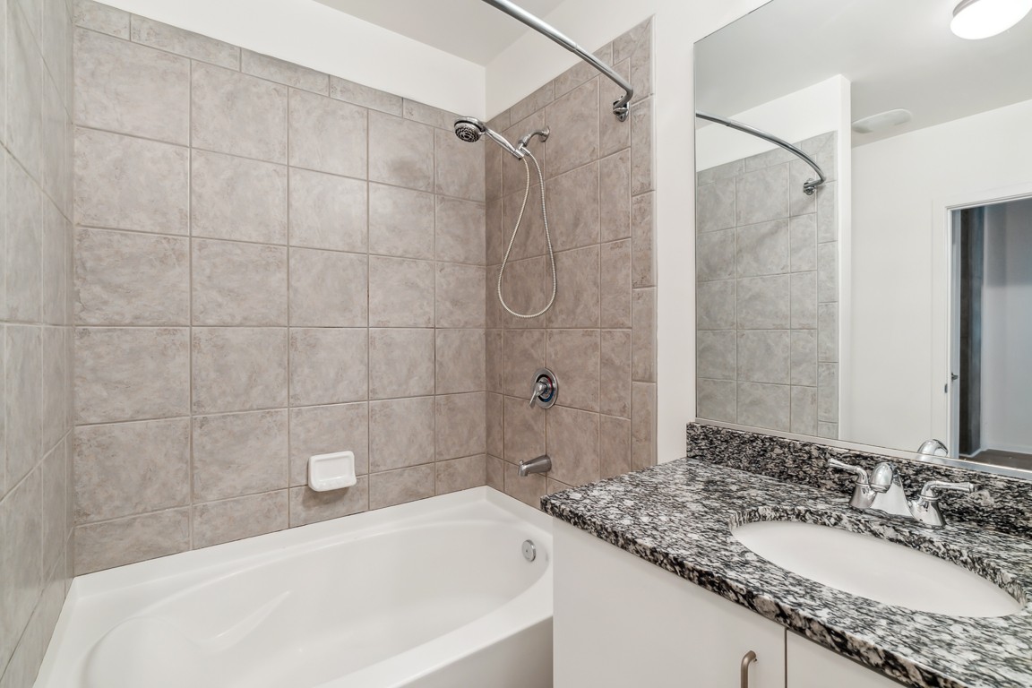 415 Church St Unit: 2109