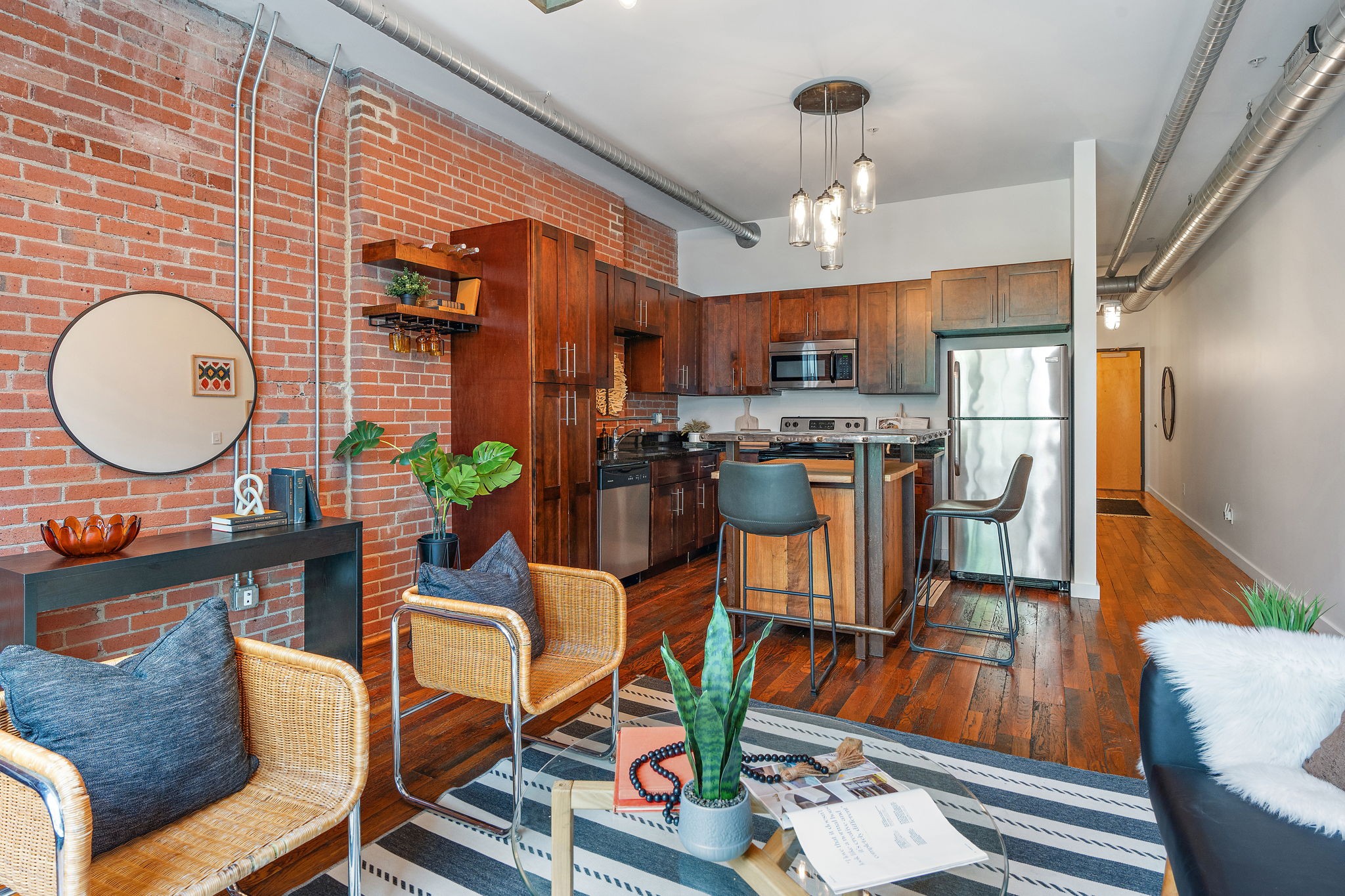 704 Taylor St Unit: 203