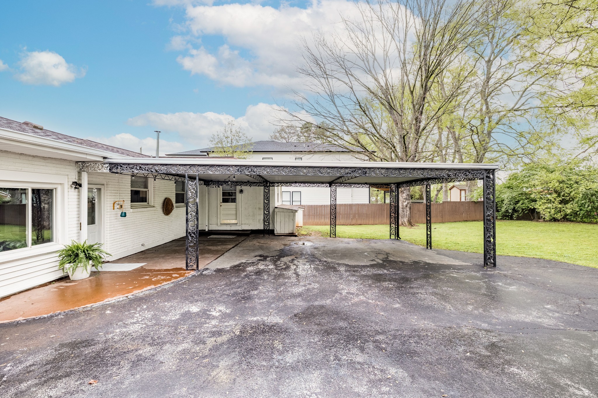 6410 Edsel Dr
