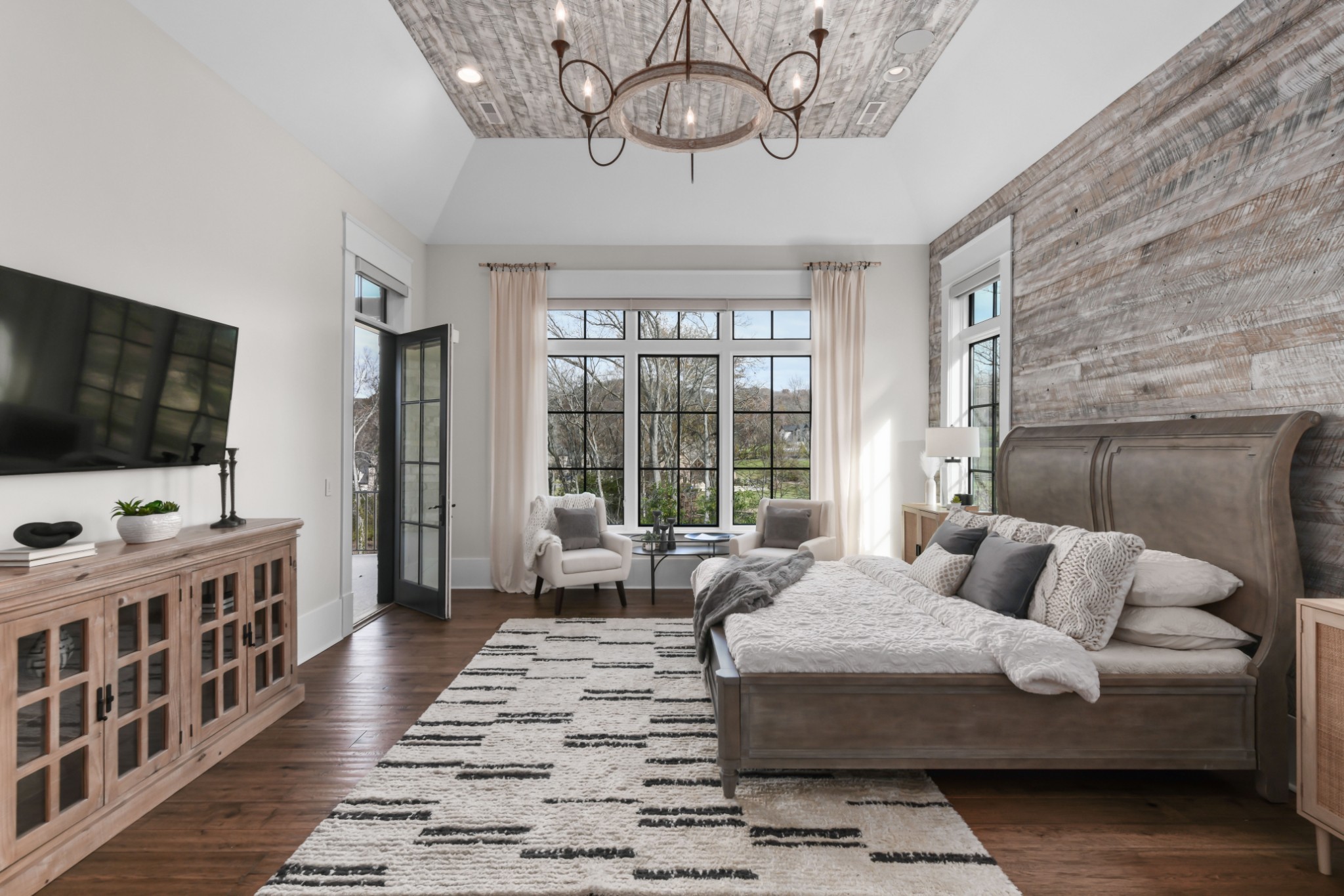 1400 Montmorenci Pass