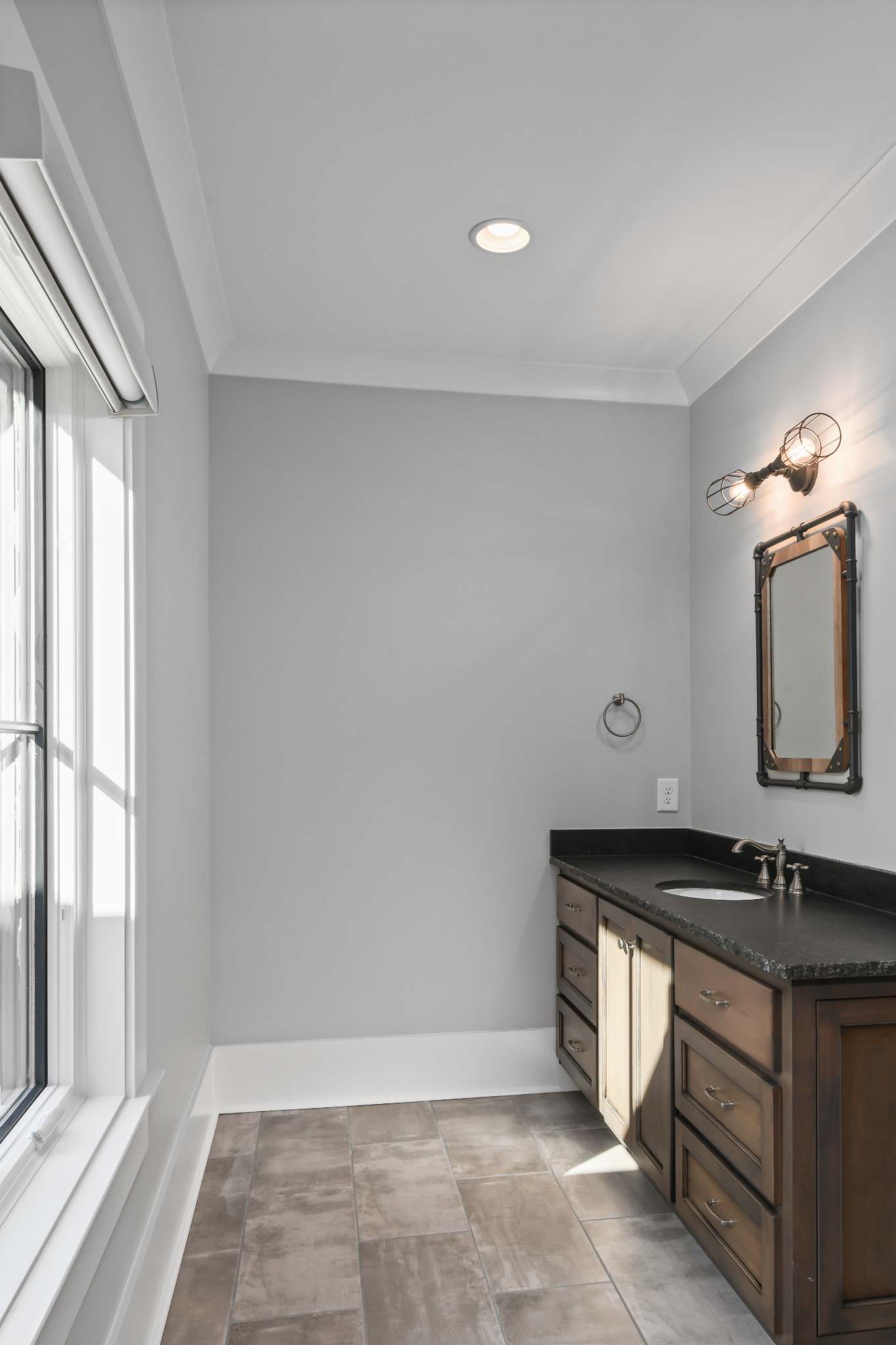 1400 Montmorenci Pass