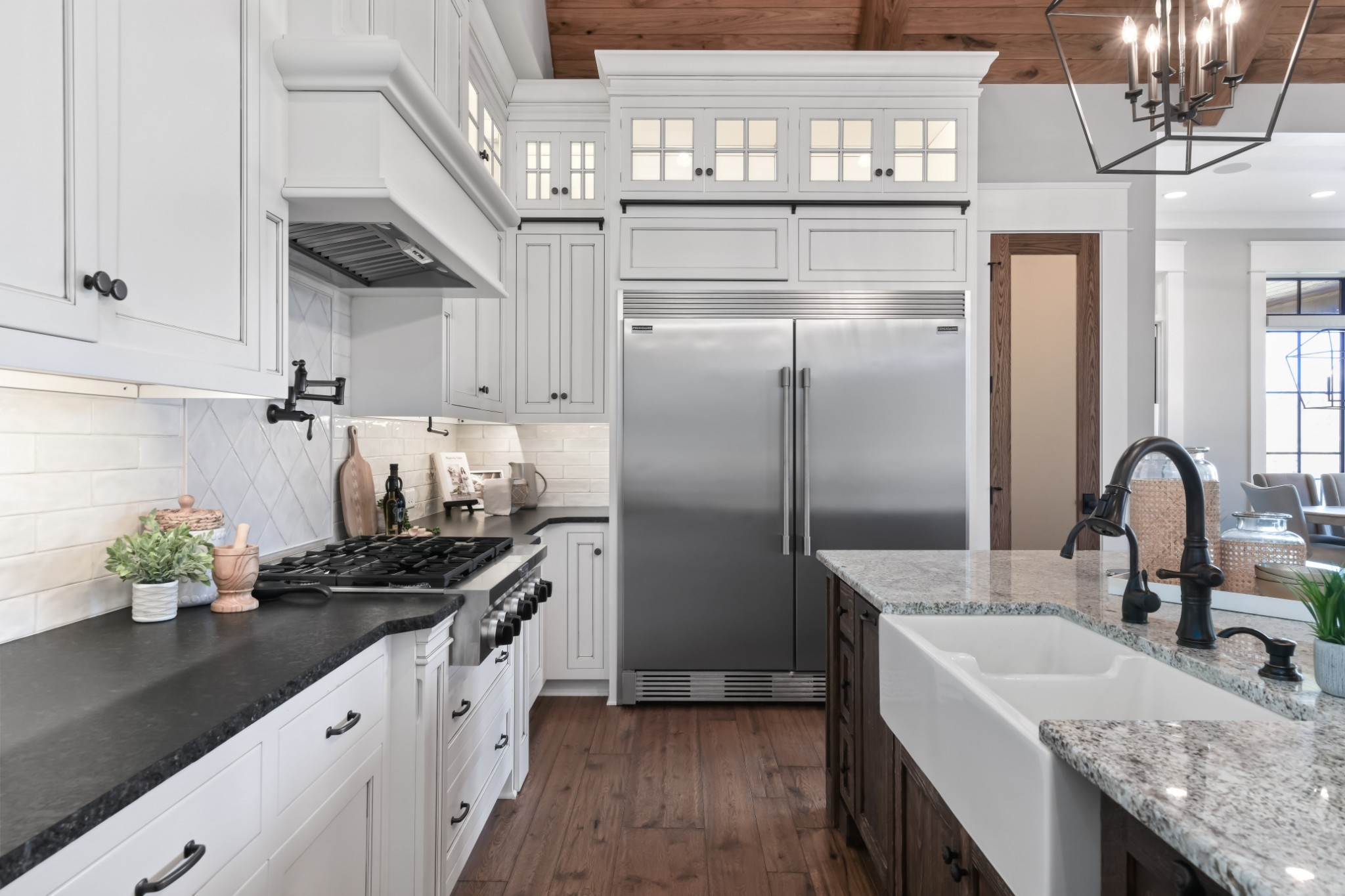 1400 Montmorenci Pass