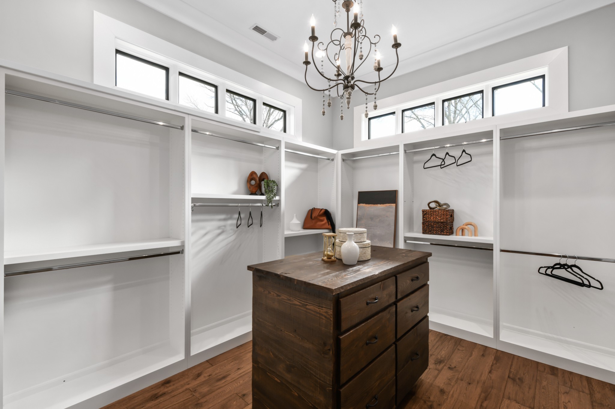 1400 Montmorenci Pass