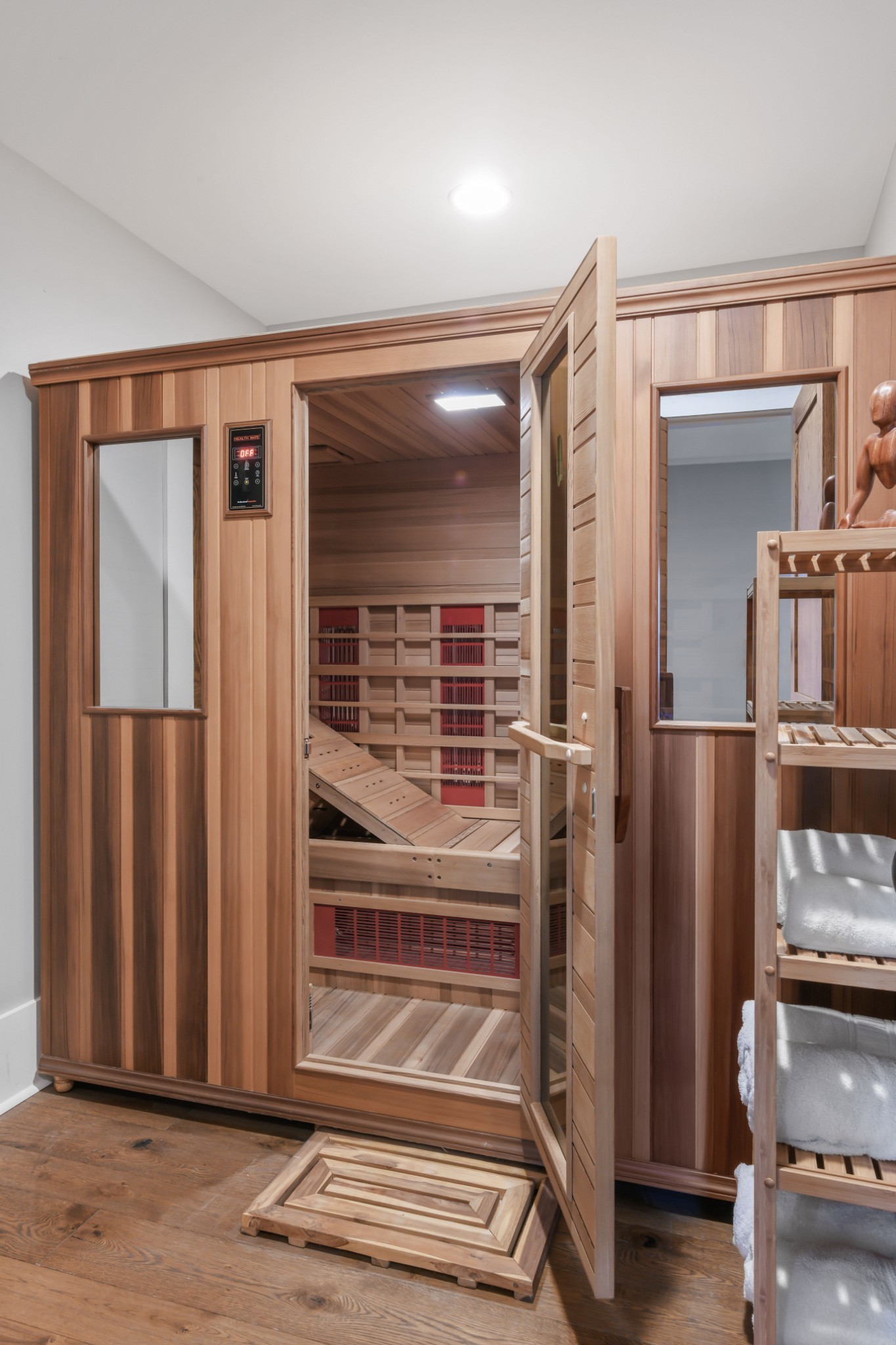 1400 Montmorenci Pass