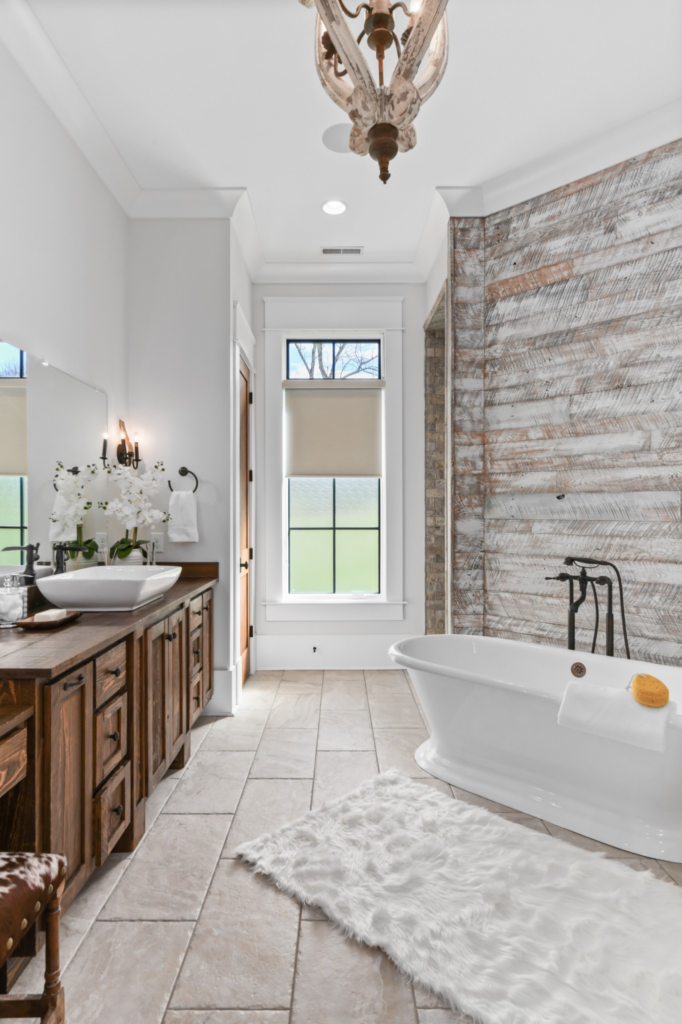 1400 Montmorenci Pass