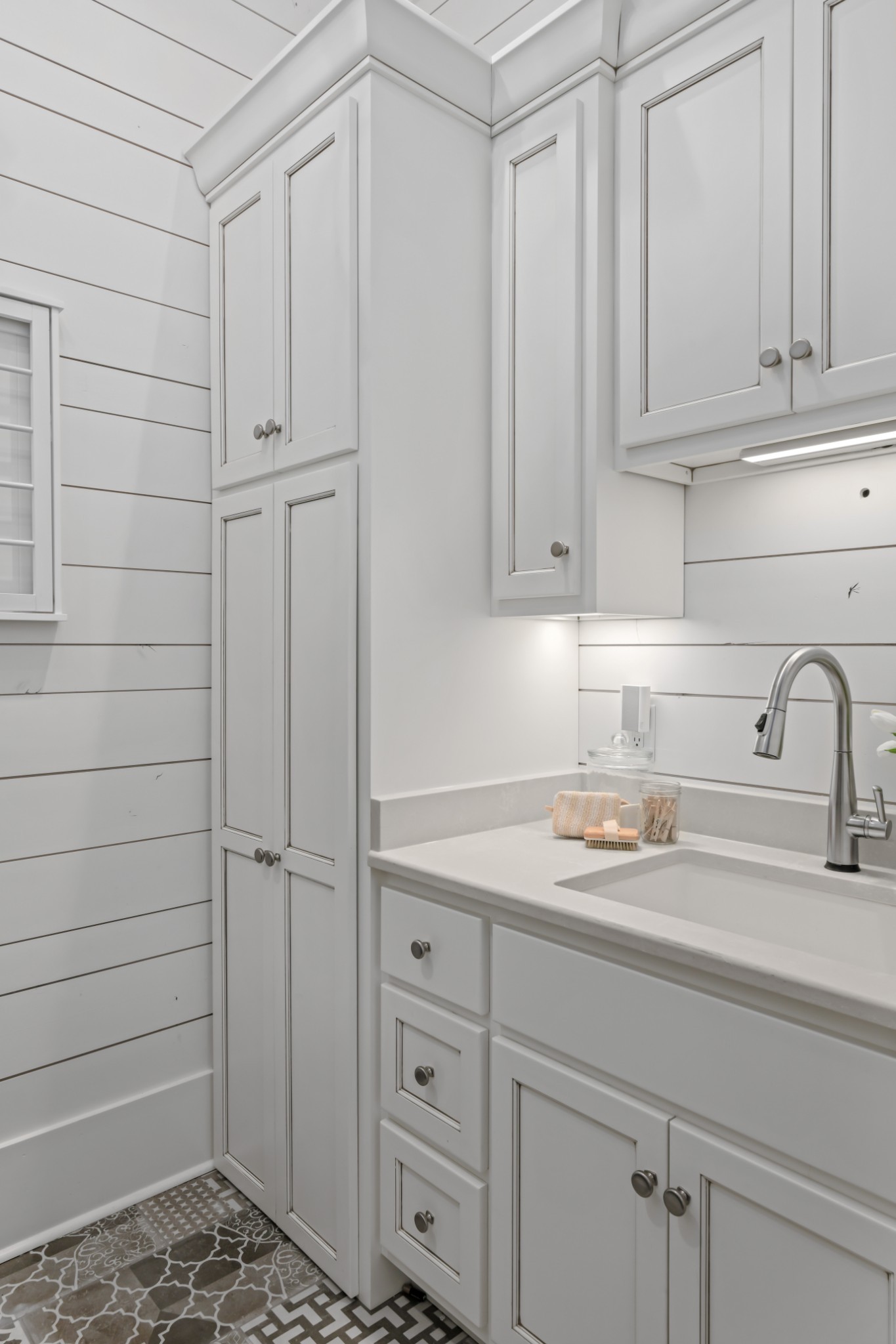 1400 Montmorenci Pass