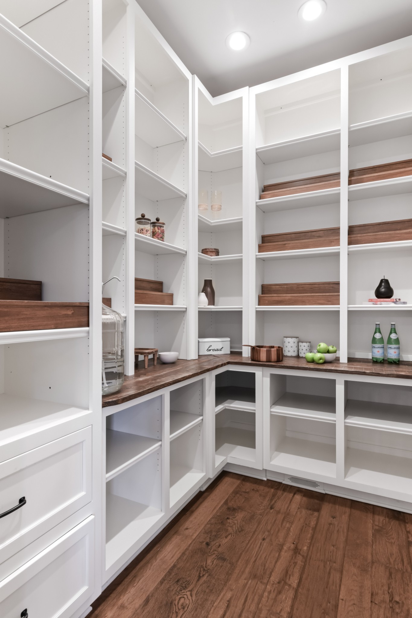 1400 Montmorenci Pass