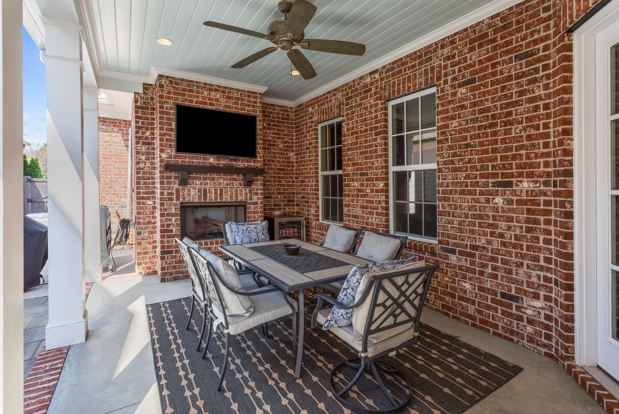 278 Stephens Valley Blvd