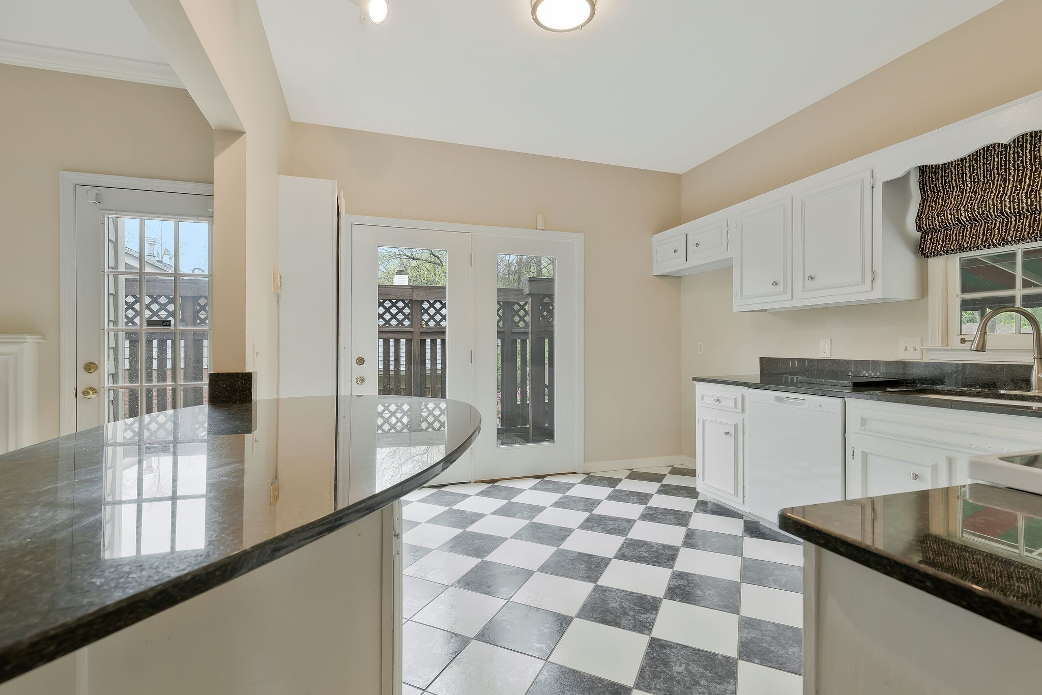 102 Jamestown Green Ct
