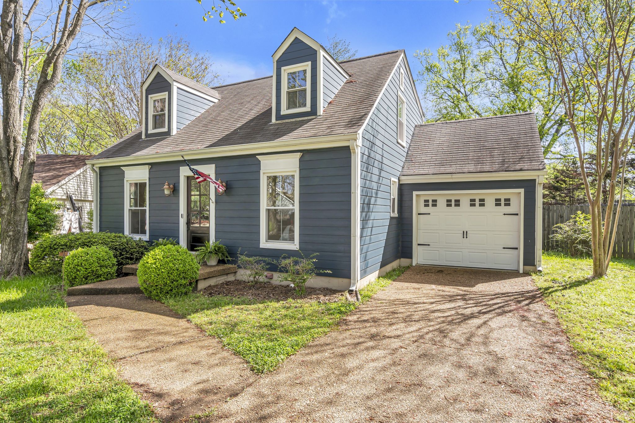 1922 Redbud Ct