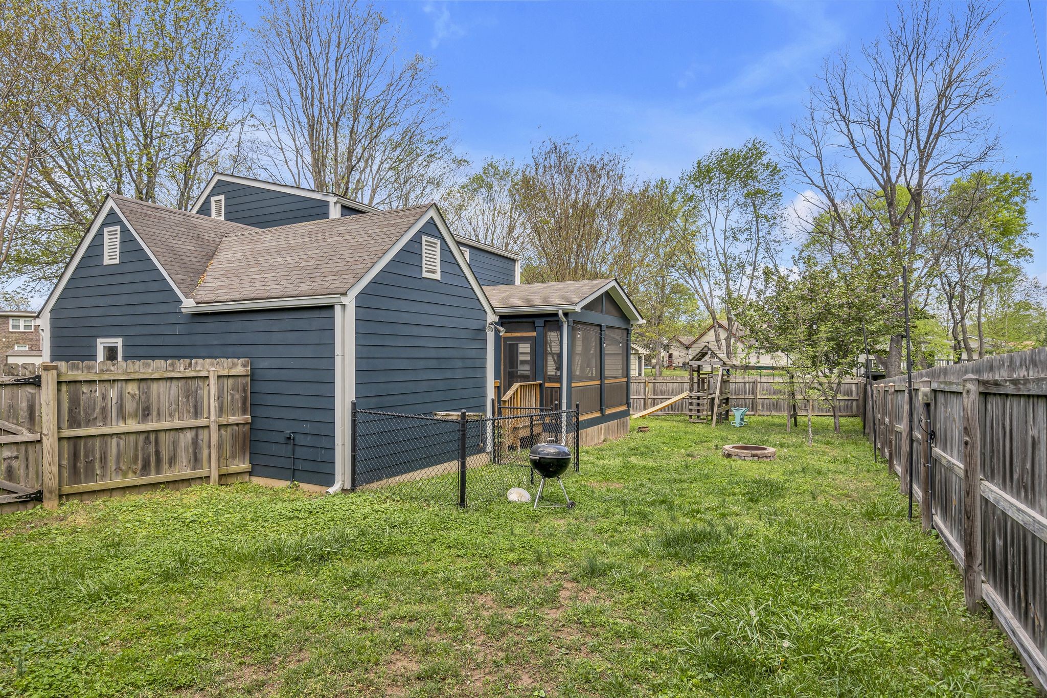 1922 Redbud Ct