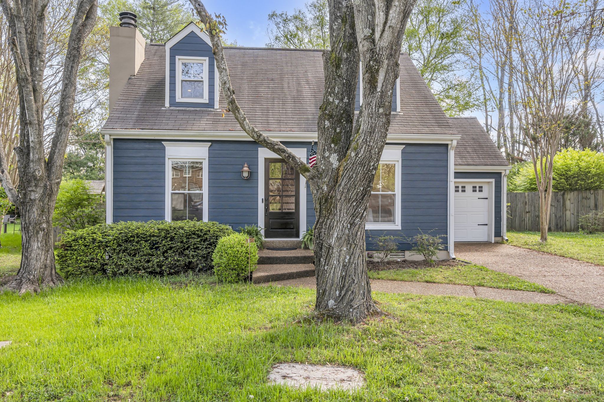 1922 Redbud Ct