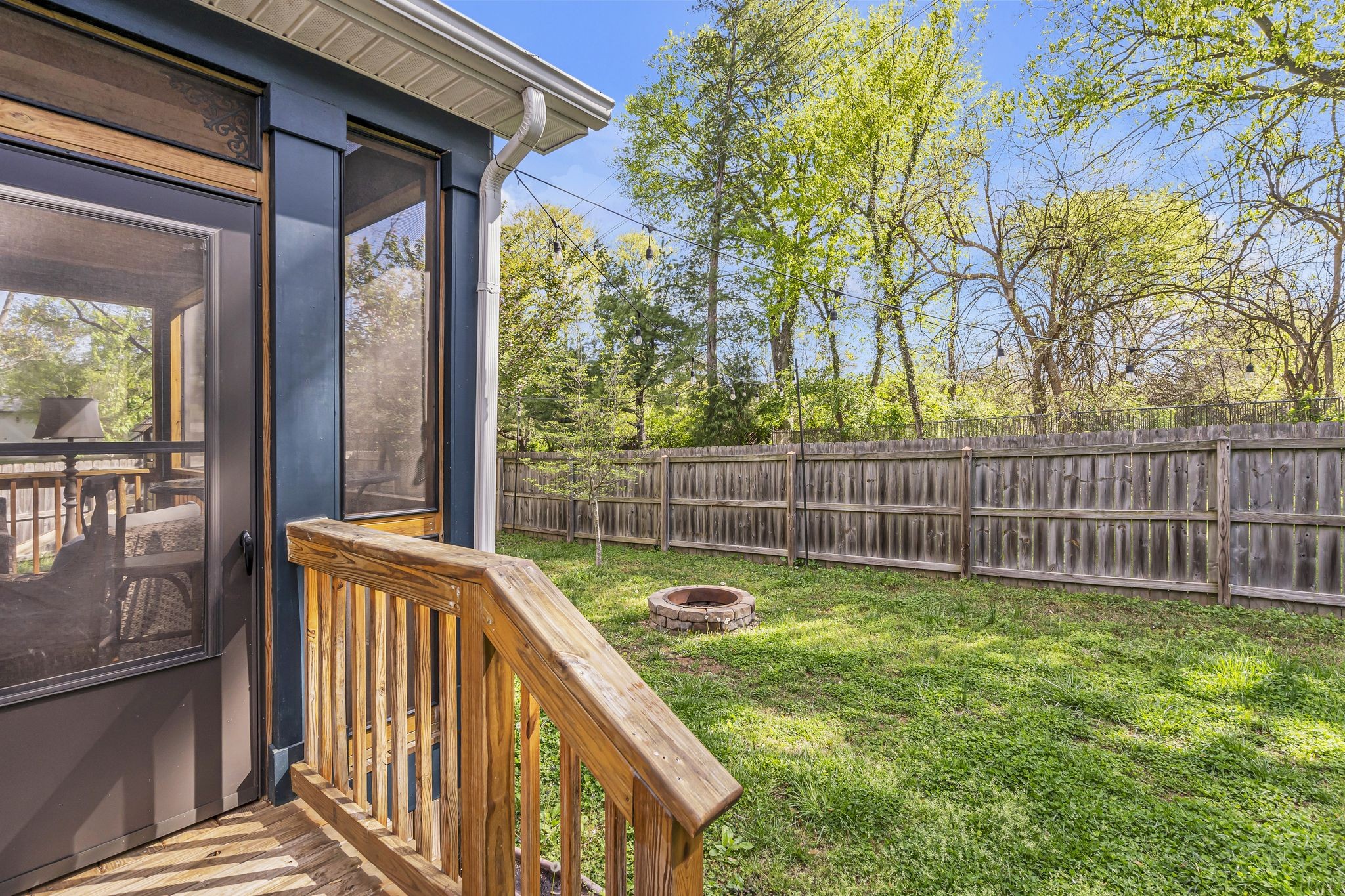 1922 Redbud Ct