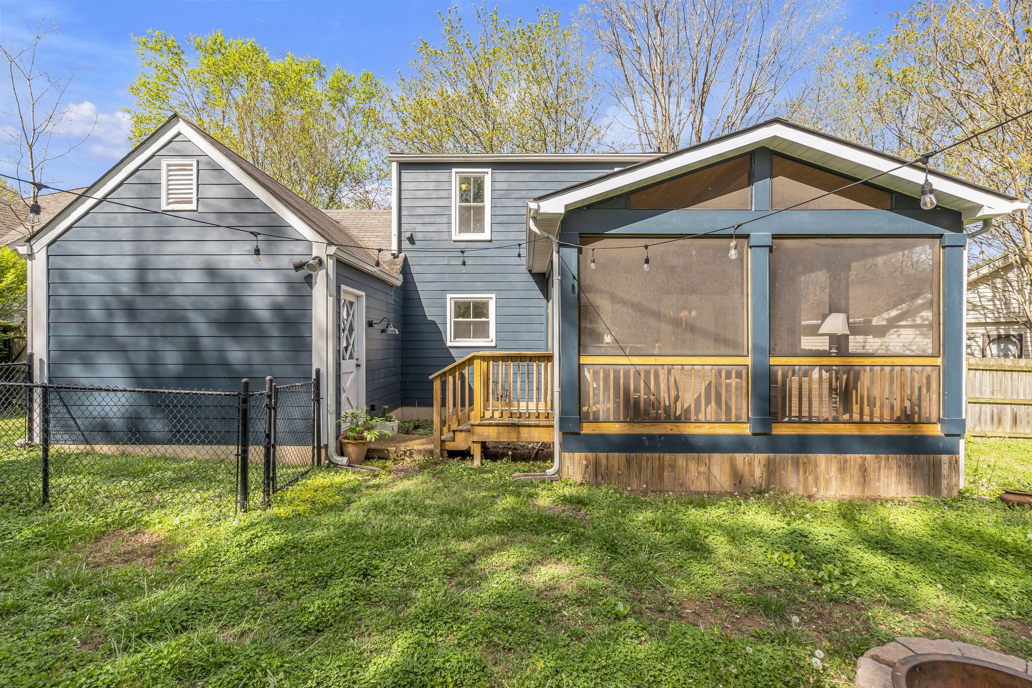 1922 Redbud Ct