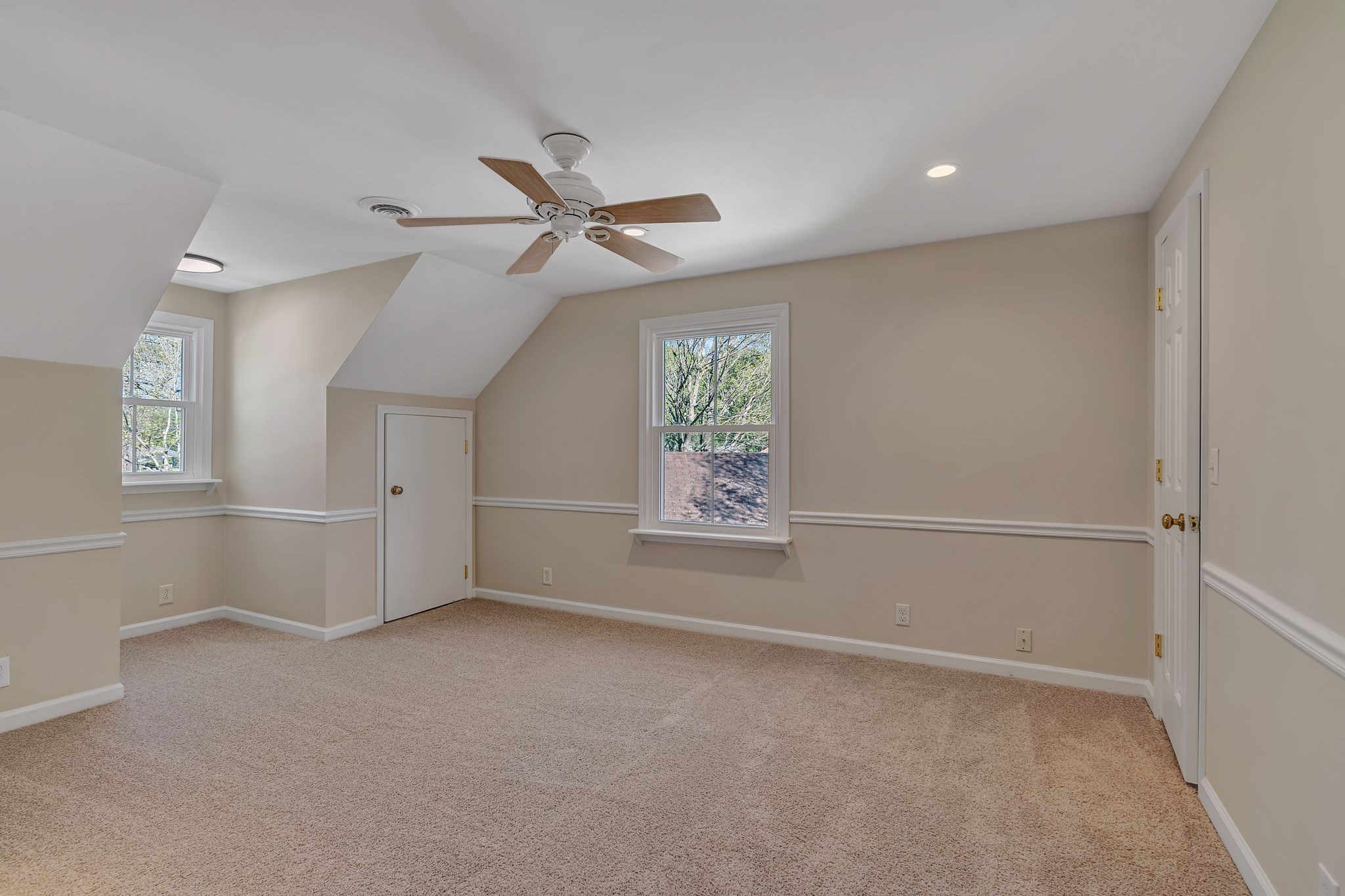 1922 Redbud Ct
