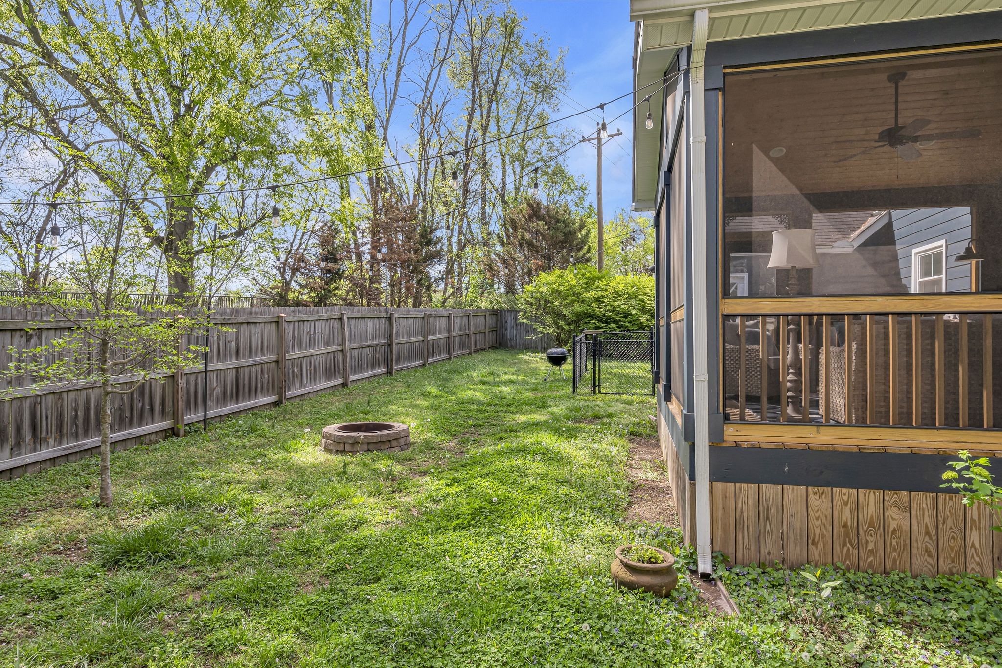 1922 Redbud Ct