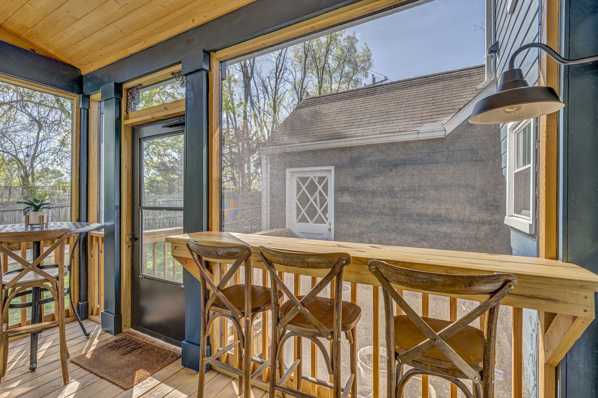 1922 Redbud Ct