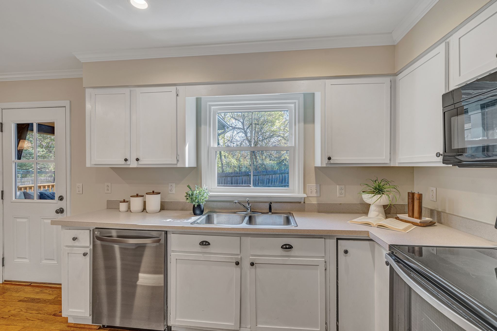 1922 Redbud Ct