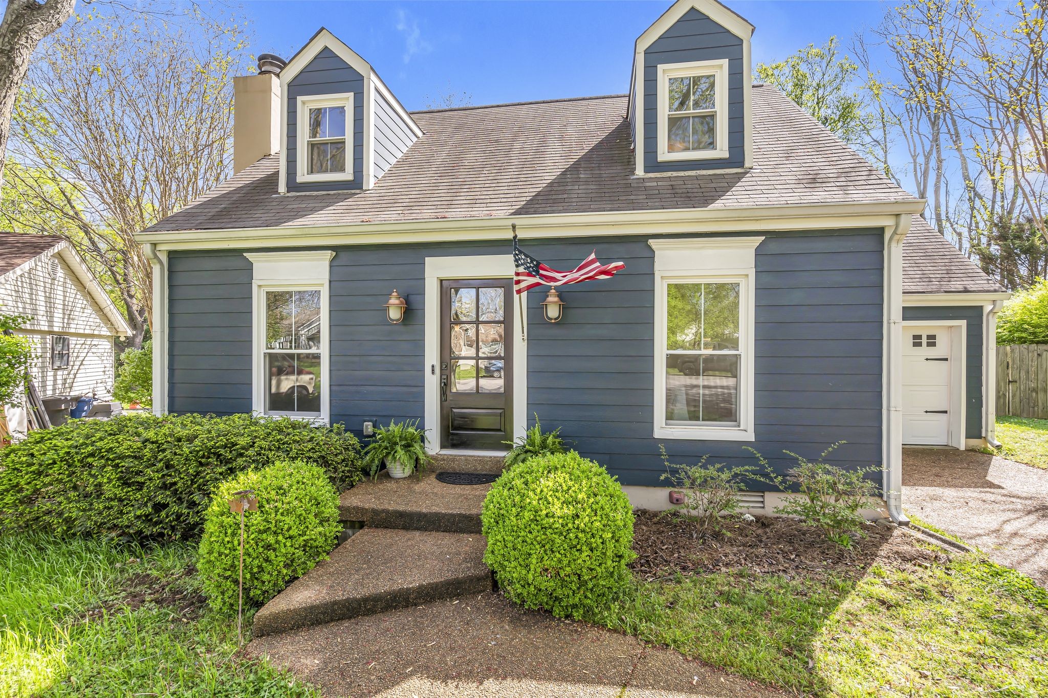 1922 Redbud Ct