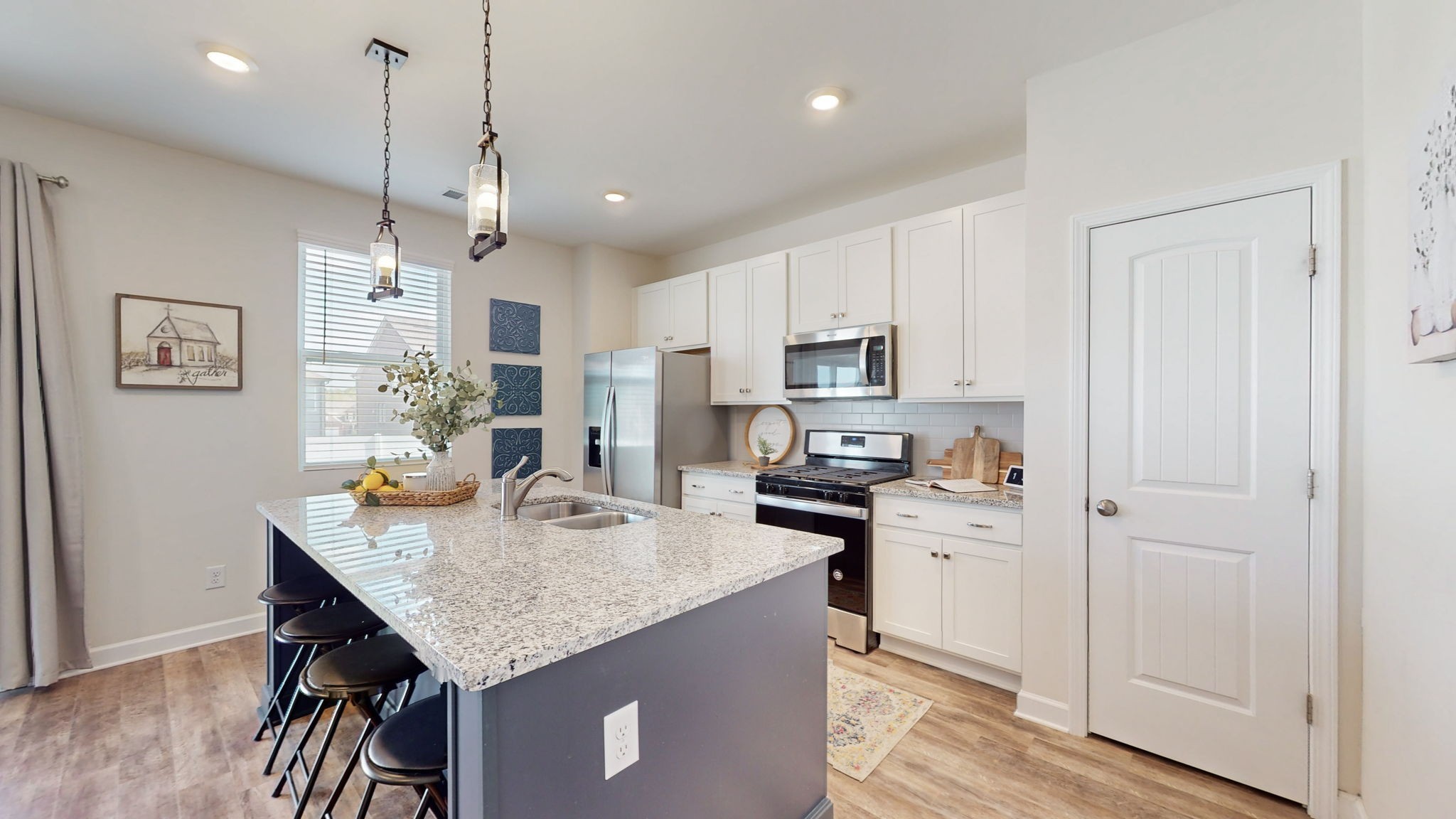 711 Amberton Dr