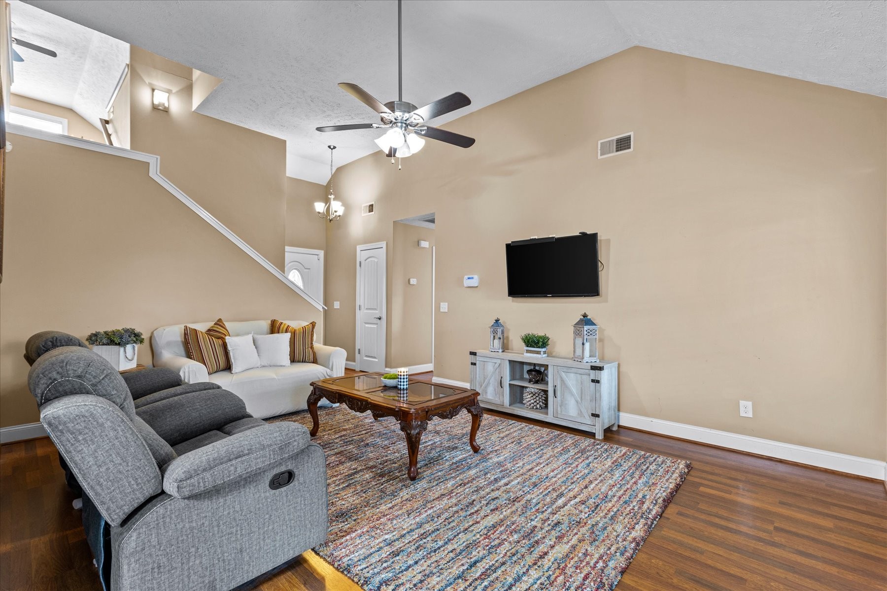 7841 Ellen Dr
