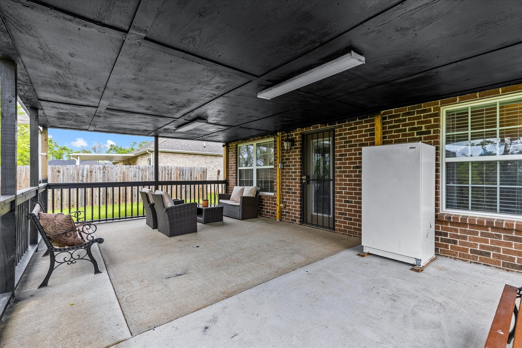 7841 Ellen Dr