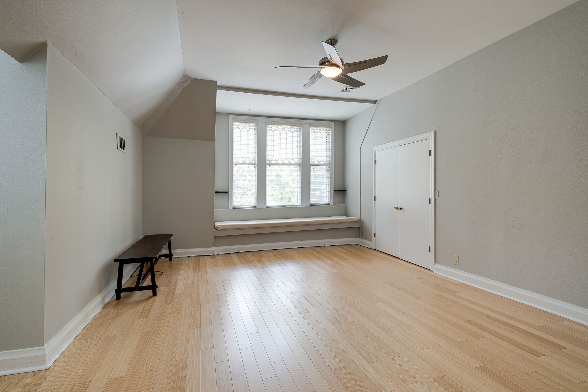 1909 18th Ave S Unit: B