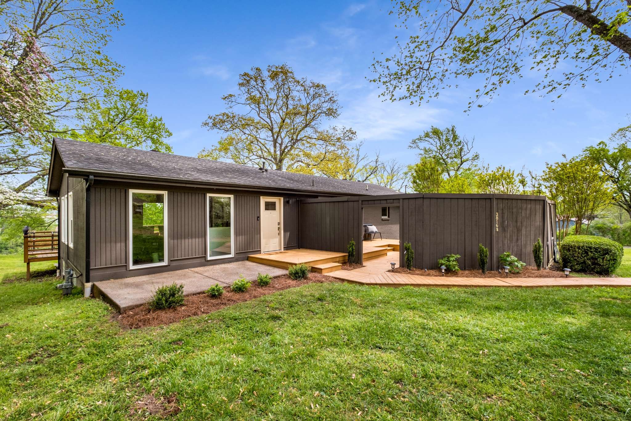 3816B Moss Rose Dr