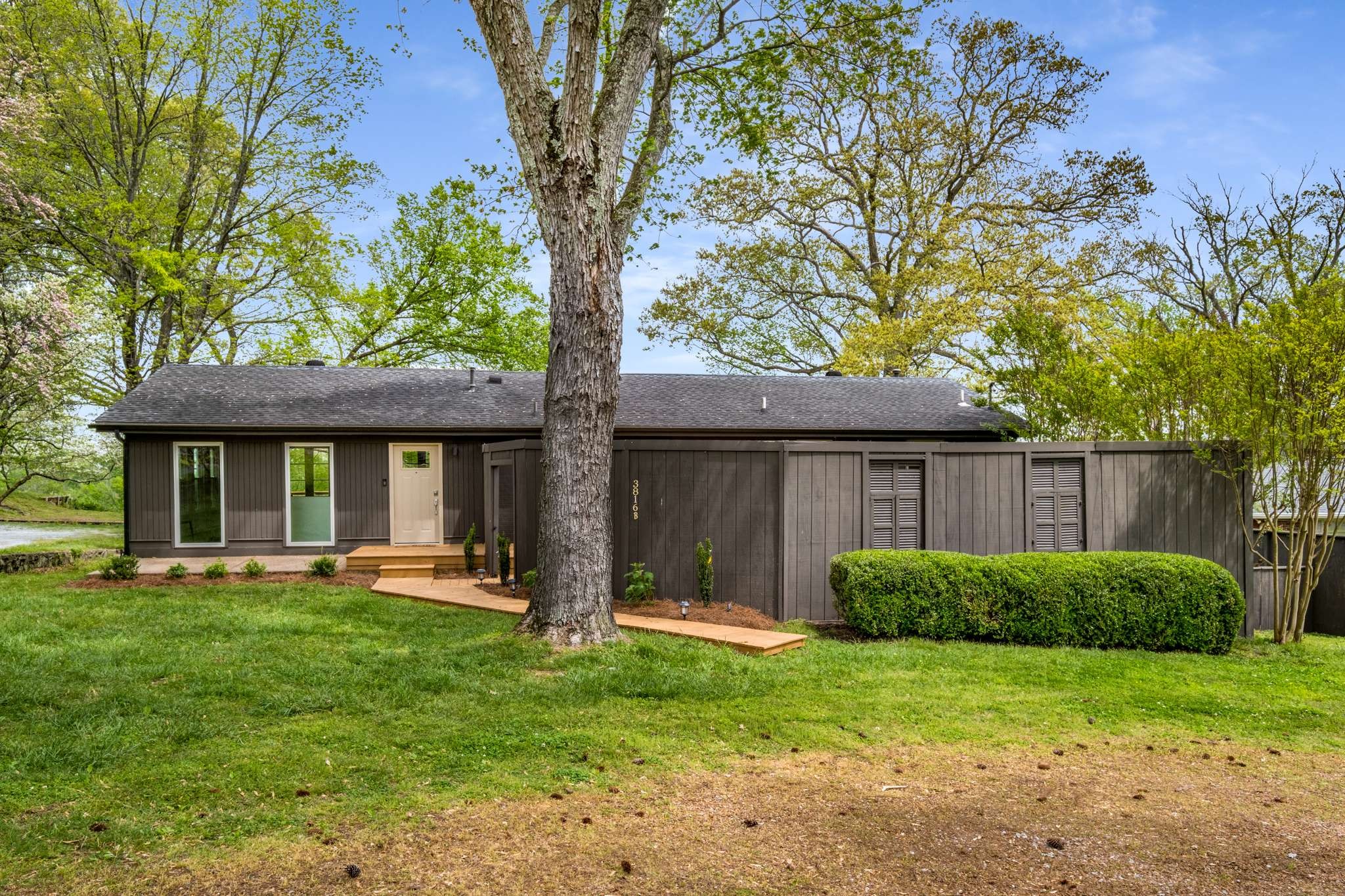 3816B Moss Rose Dr