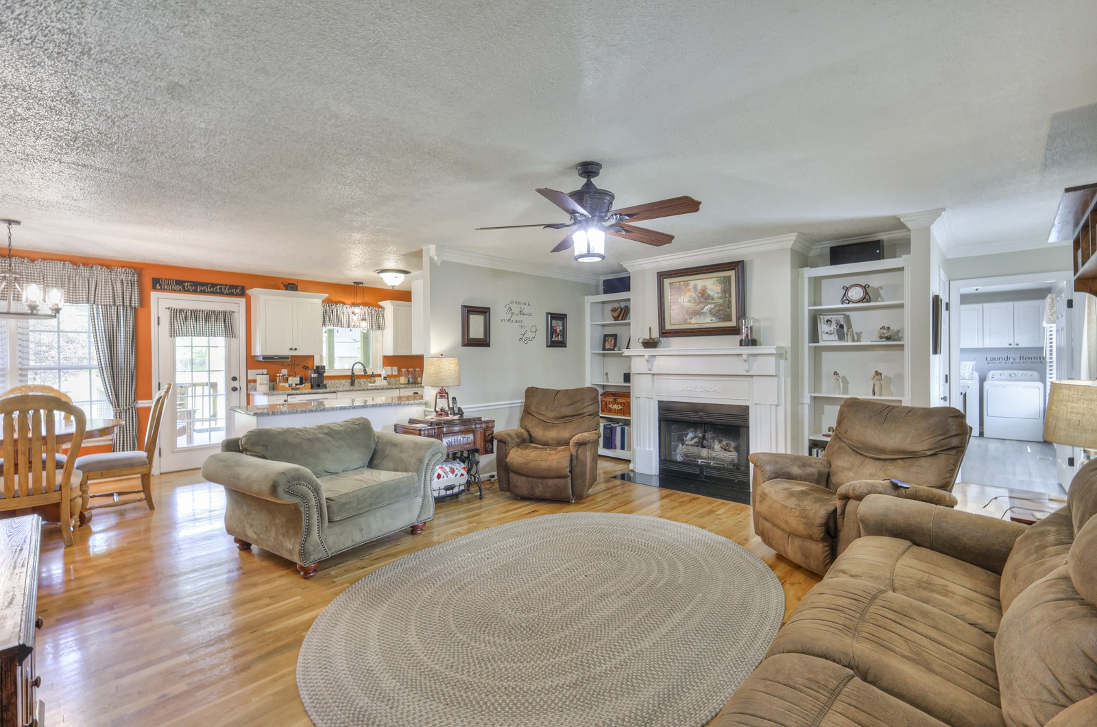 3027 Miles Dr
