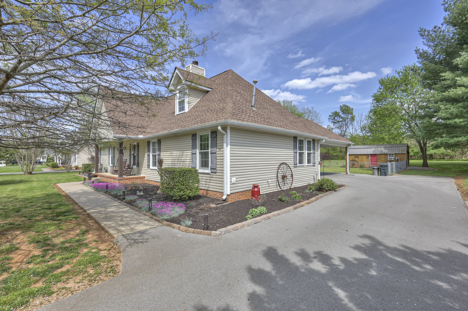 3027 Miles Dr